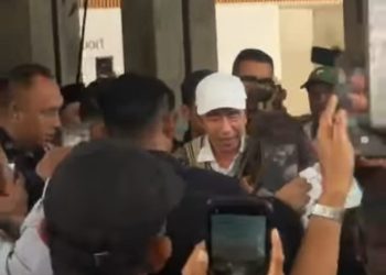 Jokowi’s Arrival in Kupang Welcomed Enthusiastically, Crowds Fill El Tari Airport
